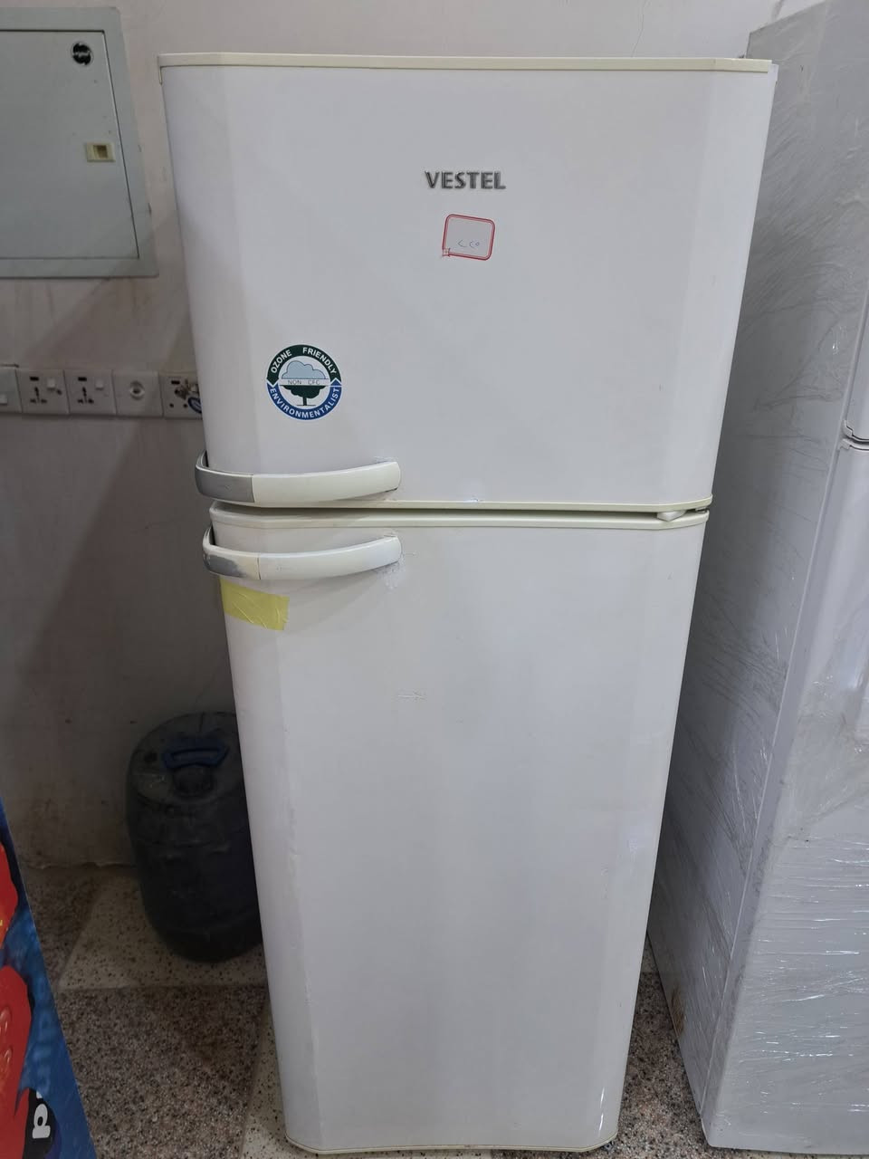 السلام عليكم ثلاجات. جديد  ومستعملات
كلمن وسعره شرط. النضافه والتجميد. 
 #العنوان قرب ملعب #الشطره الولمبي 
#رقمي ***********
