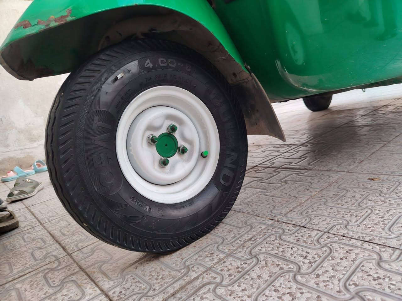 سلام عليكم تكتك تكتك21 مثل ما واضح كدامك نضيفه واي نقص مابيها يعني تاخذها بوجهك للشارع تخم تاير جديد جادر جديد تغليف كشنات ونايلون رقمي متوفر وتساب وعل خط ***********
