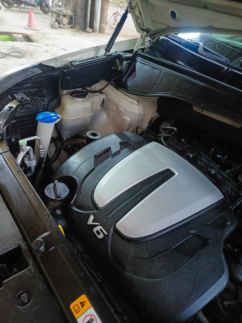 سنتافي.13... خليجي اللون ابيض...مكفوله...سته سلندر...مكينه وكير  ممتازه....وما مفتوحات على الشركه...تبريد مامفتوح.ولا يفصل بالصيف...
كويتي فول مواصفات...ماشيه.143..
كشنات جلد عسلي جدد.
كشن سايق كهربائي 3.طگات..
سبعه راكب...3قطع تبريد...
بصمتين معاهه..بانوراما ...تدفئة كشن...مري شفط...بريك دسك خلفي وامامي..بردات بلاديه..اربع تايرات جدد..صدر امامي وخلفي جديد وعلى الفحص...رقم انكليزي الجديد...
باسمي...سنويه لغاية 2030..استيرن 3 وضعيات قياده.. *********** رقم كربلاء مكان السياره حله ورديه حلة, بابل
