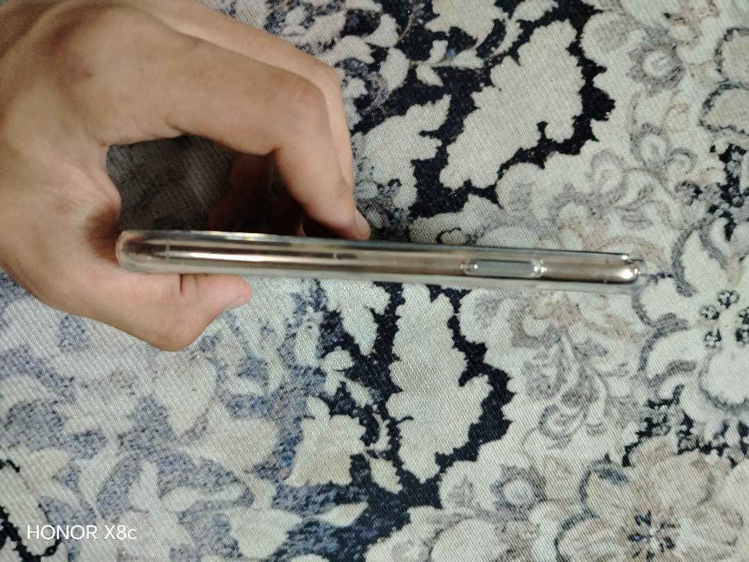 سلام عليكم
ايفون 11 Pro

1-ذاكرة-256
2-بطارية-89
3-مبدل شاشة اصلية

رقمي واتساب فقط ***********

اكتب سعرك خاص وتدلل عليه ❤️
