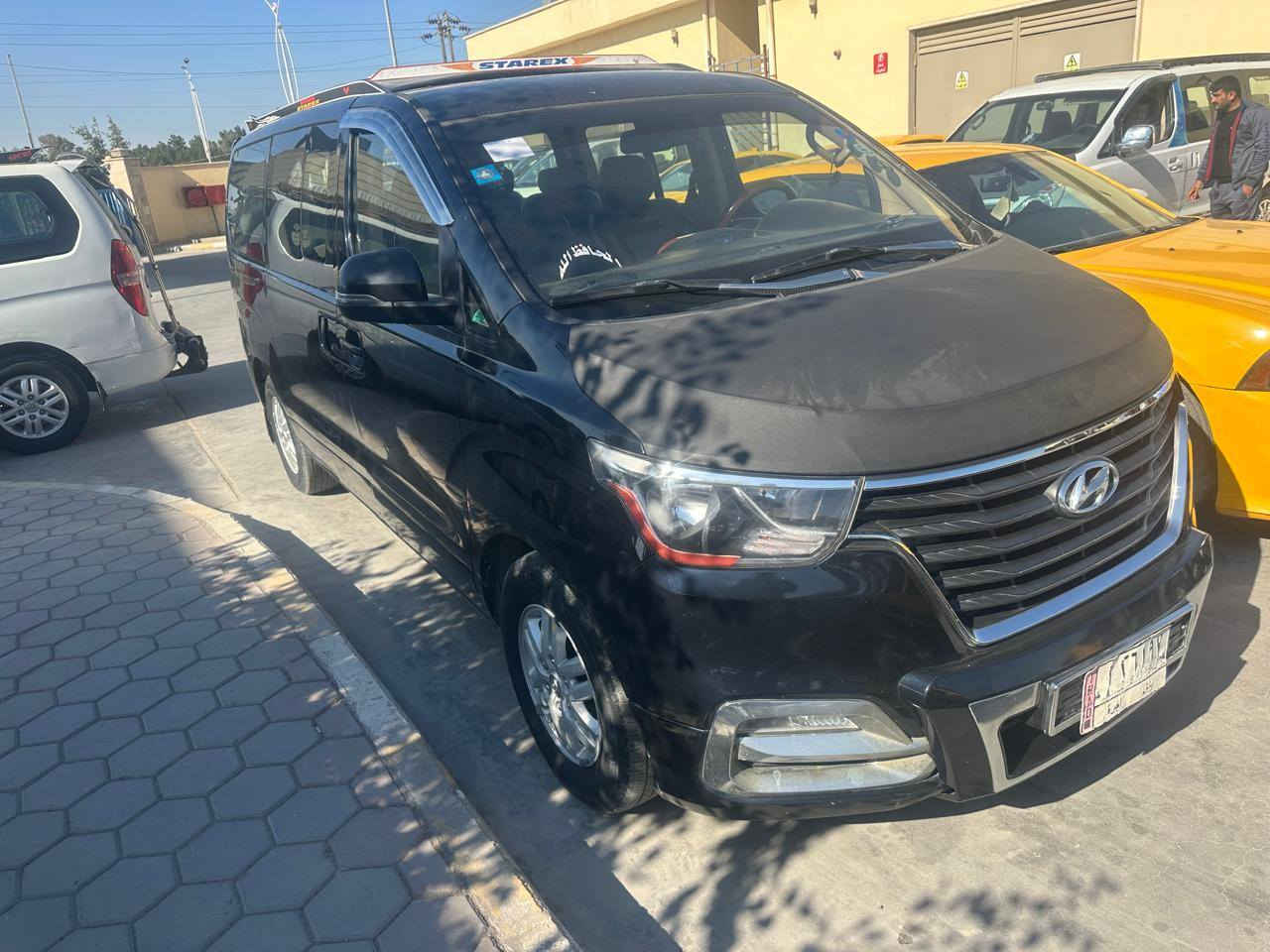 السلام عليكم للبيع ستاركس 21 اصل كفاله عامه مكينه سبلاين قبق اسود السعر 290 وبيها مجال قليل ***********
