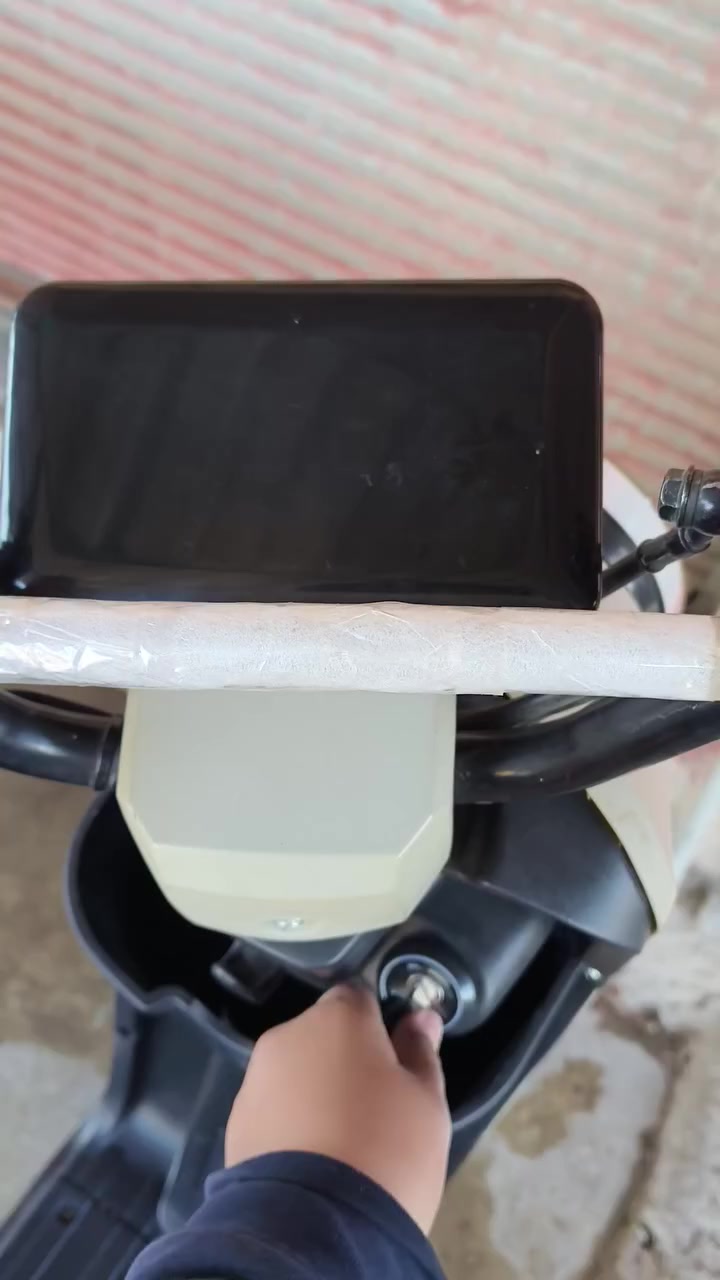 آر ٩ البيع الوك كمل غراض موجود سله موجود بطرياته نص عمر موديل ٢٠٢٤ كهربائية كمل عقل بلا سرعة ٩٩ شرط سعره ٤٠٠بيه مجال مكان كركوك حي عسكري


**إذا كنت صاحب هذا الإعلان وتريد حذفه لأي سبب، رجاءا أرسل رسالة إلى الدعم الفني**