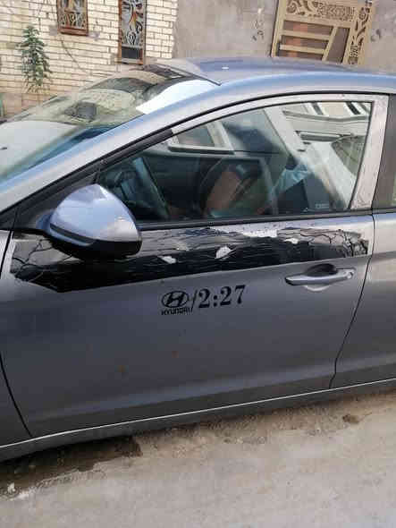 السلام عليكم النترا 2018
السياره نص فول 
المواصفات عاديه نقطه عمياء 
تحكمات ستيرن جهتين 
حساسات خلفيه 
شاشه اعطال 
باتري جديد 
السياره ماشيه 190 الف 
صور الحادث بالمنشور 
السعر 118 بيه مجال 
سياره جاهزه 
***********
