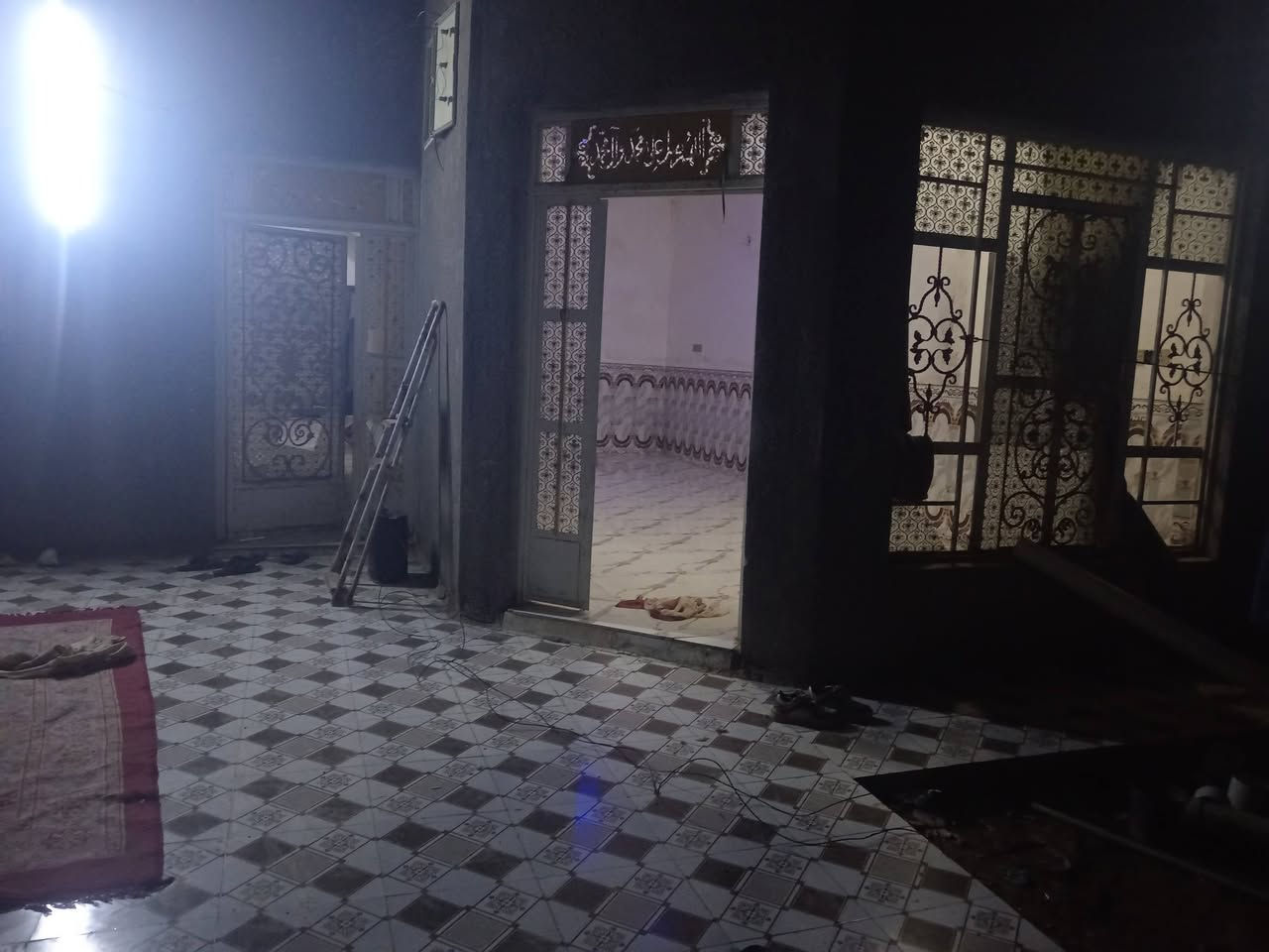 سلام عليكم خوان بيت صب سطح مبنى طابوك لبيع بي ٢ غراف وصاله وستغبال مطبخ وصحيات مساحته ٢٠٠ التواصل تصل ع رقم ***********
