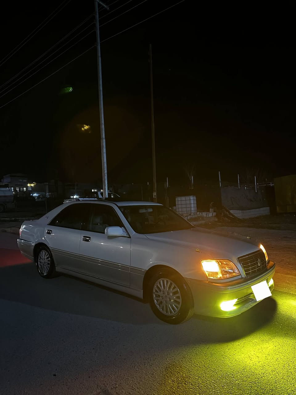 مەلیکە مۆدێل ٢٠٠٠ مەکینە ڤیڤیتی سڵاید ناو زەرد ١ دوگمە (پاوەر و بەفر) بە شەرتی گێڕ و مەکینە و کارەبای
سەیارەکە کۆدی بۆ کراوە لە کاتی ڕەقەم بەستنا هەموو ئیشەکانیو بۆ ئەکەم 
سۆنەرەکەیم داناوە بە شەرتی ئەو سۆنەرە ئەیفرۆشم سعری ٥٣ گەڵا و معامەلەیەکی کەم 
هەموو شتێکم نوسیوە ڕەحمەت لێبێ لە تەلەفونا معامەلە ناکرێ وەرە سەیری کە ئەوخەمە سەر سەرم

سەیارەکە لە سلێمانیە
***********
