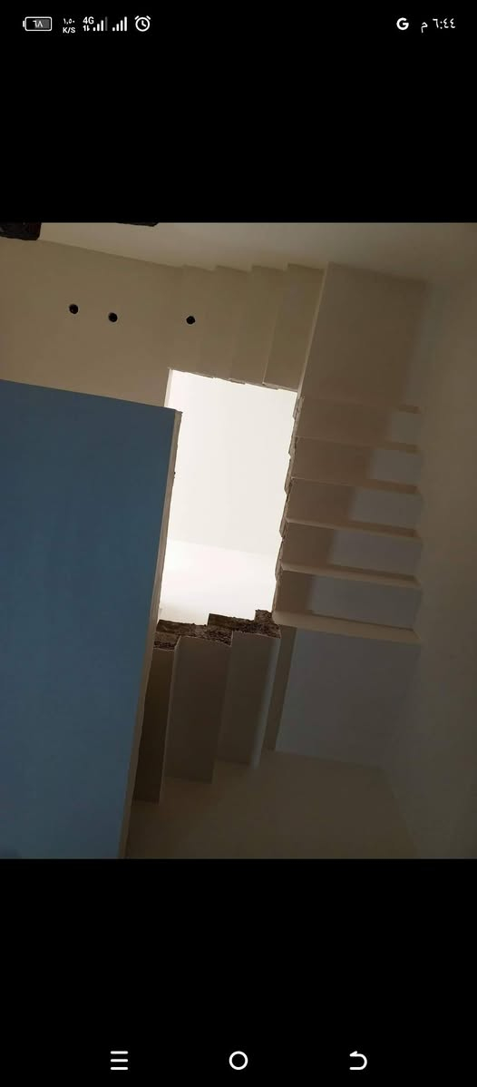 سلام عليكم خلفه جص وبورك وتشميع من الانبار متفرغ مبيت نفس المكان سعر مناسب ***********
