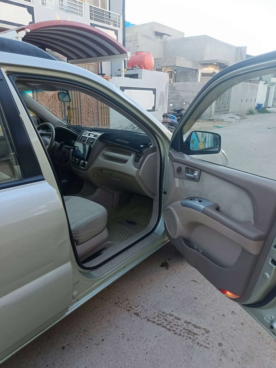 سبورتج ٢٠٠٧ مكينه حاوية بعدها بالظمان حجم ٢٥٠٠
كير تبريد تدفئة شاشة كامره بلكات نوزل قاعدة فيت بم سيارة جديدة كلها على البلاد
سعر ٩٨ بيه مجال
***********
