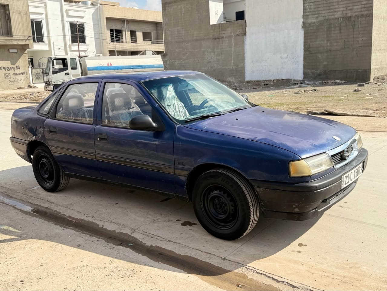 ئۆپل مۆدیل 1992 مەکینە 18 بێ لیدراو شیعار نیە جوار تایەو ویل تازەی لەژیرایە سەنەوی رەقەمی تازەیە کارت بەنزینی هەیە  گیرو مەکینەی بیعەیبە سەیارەکە مالی دۆستە دینار مەسەرەفی تیانیە:رەقەم موبایل:***********واتسئاپ كركوك, العراق
