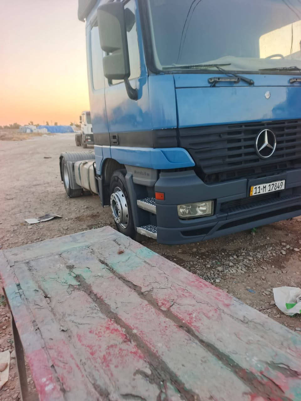سلام عليكم 
للبيع صهريج مديل2001
رقم انكليزي جديد
 لغايت 30
***********
