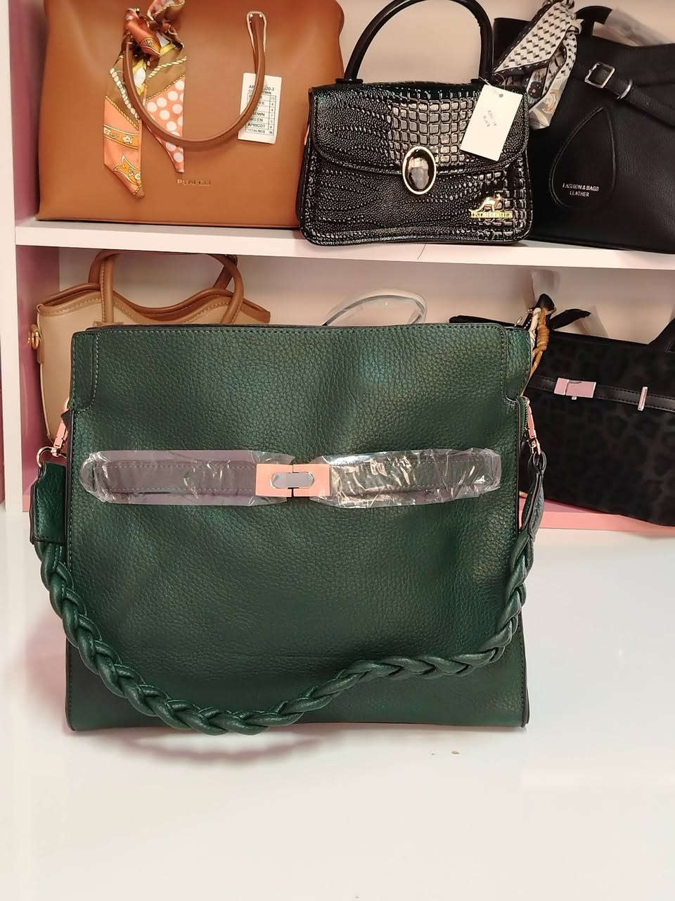 ماستر كواليتي
توصيل كافة محافظات العراق متوفر
للحجز *********** واتس
