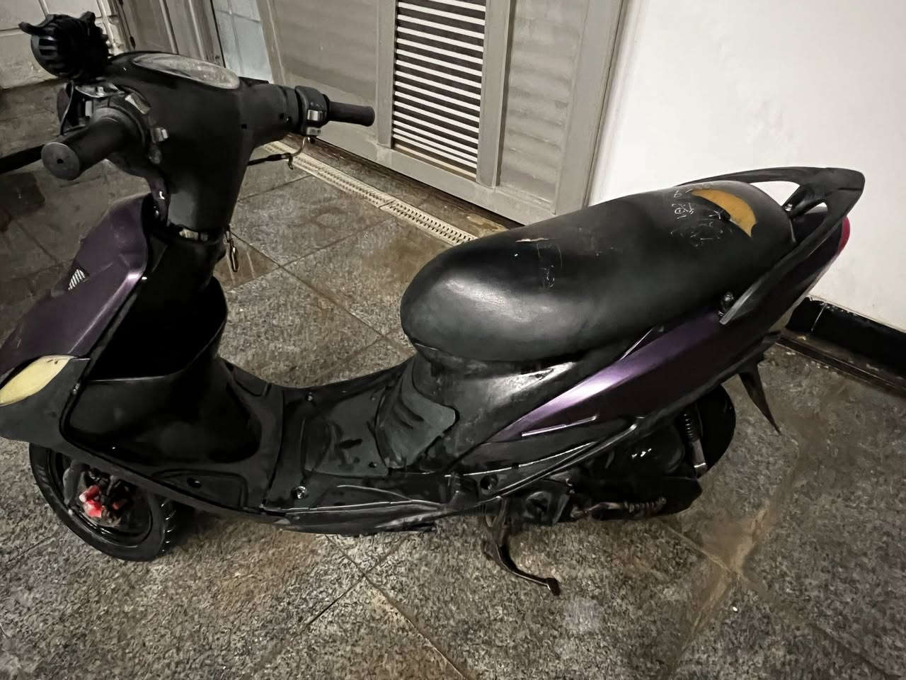 ماكس عدلة (بوشة55 بلاد)مفتوحة مبدل بس الواشر مال المكينة(مامجفتة) كهربائيات كلها شغالة ماعدا الاشاير والعداد. صالنصة بلاد ويلها بلاد لايت عالي ناصي ضمان شلعة ومعدل السعر 450 وبيه مجال حك الجية مكاني الناصرية مركز ***********
