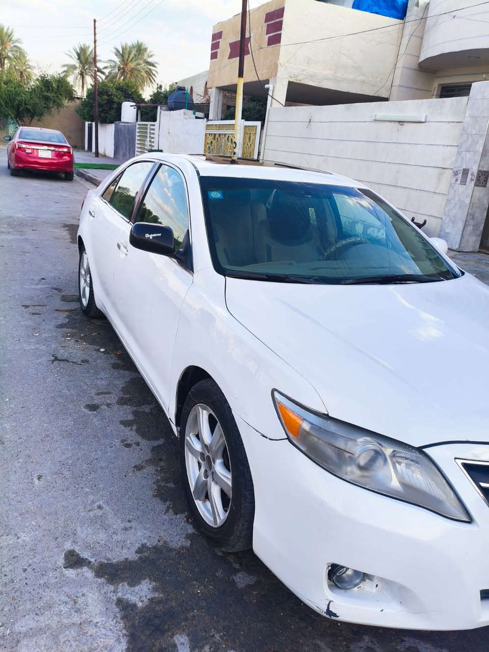 كامري موديل 2007 رقم بغداد سنويه لل2028
كشن كهرباء وجلد
فتحه سقف
صدر امامي خلفي جديد
اربع تايرات جدد 
كهربائيات كلها جديد 
كير ومكينه وتبريد مكفولات
السياره لون ابيض مصبوغه عام 
كروس سرعه وبرده خلفيه وتحكم ستيرن

السعر 87بيها مجال بسيط 
مكانها بغداد 
***********
