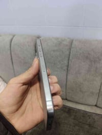 التلفون 15برو ماكس خطين البطاريه 88 السعر مليون ر100 وبي مجال 07739929...