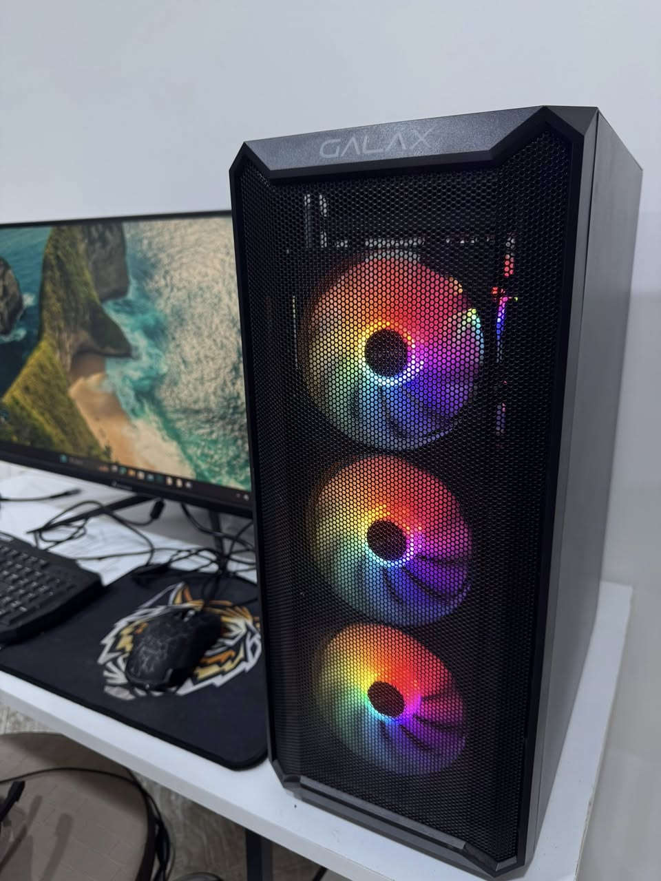 للبيع نظافة 100%
CI5 12400F

RAM 8*2 16GB 3600HZ

M.2 1TB LEXER

Μ.Β H610 ASUS

RTX 4060 ASUS

COLOR 240M LED

P.W 600W

CASE GAMING GALAX 07 4FAN RGB

📲 ***********
