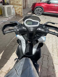 الاتصال او مراسله واتساب