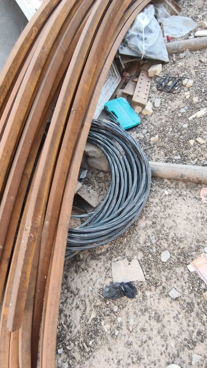 سلام عليكم غراض مال حقل للبيع عازل السعودي عرض الفه متر  و٢٠سم وطول الفه ١٤ متر عدد ٣٠الفه عازل باب بلاستك جديد مفرغات ٢ ام٧٠ جدد وحد ام ٦٠ مستخدمه ضفيره ٤اغطوط ام ٢٥جديد مناهل عدد ٣٠ علافات عدد ٣٠ مخطوره ام طنين مستخدمه وجبه واحد ومخطوره نص طن جديد حاضنات عدد ٢سيم ٥٠ كيلو حديد عل شكل اقواس ١٠ قواس اتريده جادر اتريده حقل ولقواطع مالته موجود:  فيس مامتواجد اي ستفسار رقم الهاتف ***********
ماكني بصره قضاه المدينه
