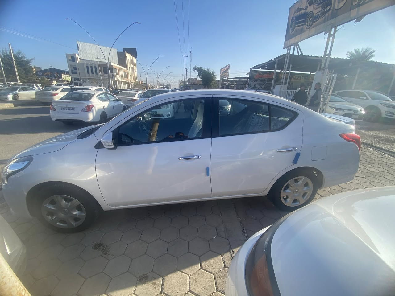 السلام عليكم 
اخواني 
نيسان سني 
الموديل (2024)
كفاله من جكت الابرا 
ماشيه (20) فقط 
الموصفات 
شاشه عاليه تاب 
كأمره دواره 
تبريد قطعتين 
مري شفط 
اشاير بل مري 
تحكمات فول 
جديده بوضع الشركه
هزه وفحص ورقام كله جديده
عنواني الأنبار الرمادي 
السعر (125)
***********
