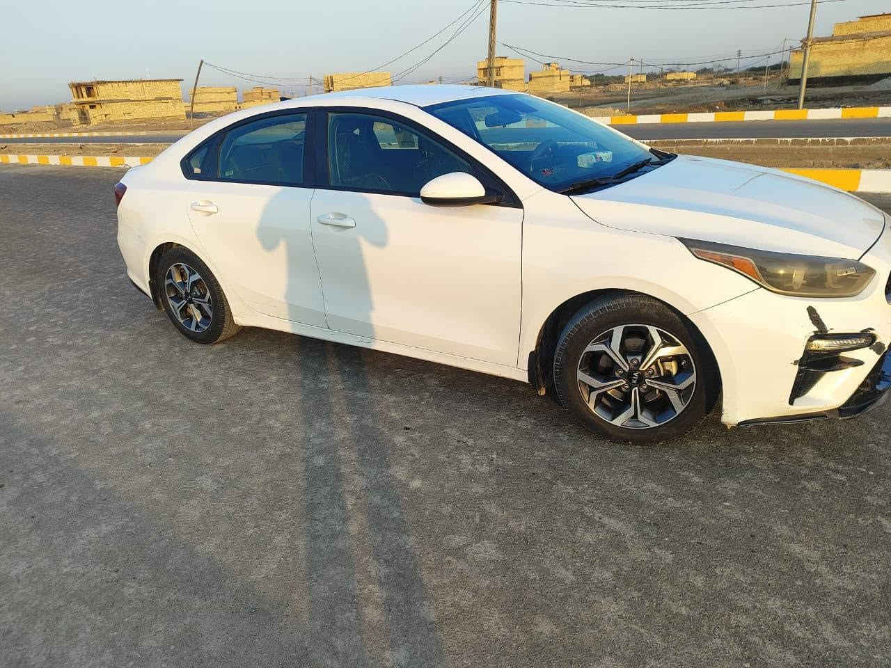 كيا فررتي مويل 2020 البيع سياره جاهز من كلشي  السياره ماشيه100000 سياره بسمي ذي قار،  سياره نص فول، بيه بس طعجات مابيه ضربه واني مكلف بلنشر السعر 140 وبيها مجال للشرايه مكان ناصريه مركز رقم الهاتف*********** ناصرية, ذي قار
