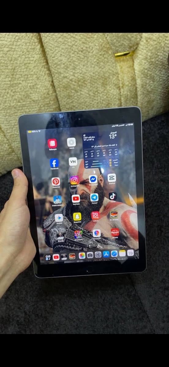 جديد ٣قطع ايفون
١-ايفون ١٢عادي 
ذاكره ٦٤
تك سيم
مستبدل شاشا فيس إيدي شغال
سعر ٢٢٥وبي مجال
٢-ا ايفون SE2020 ذاكرة 128 تك بطارية 99 الجهاز نضافة 100/100 مامستبدل بي شي مكفول الجهاز وتر بروڤ تحديث 26.3 ولتحديثات مستمرة 
سعر ٢٠٠وبي مجال
٣-ايباد جيل السادس نضافة 95/100 مامبدل بي شي ذاكرة 128 تحديث 17.7 شرط وتر 
سعر ١٨٠وبي مجال
تواصل خاص او تصال عل رقم 
*********** 
***********
