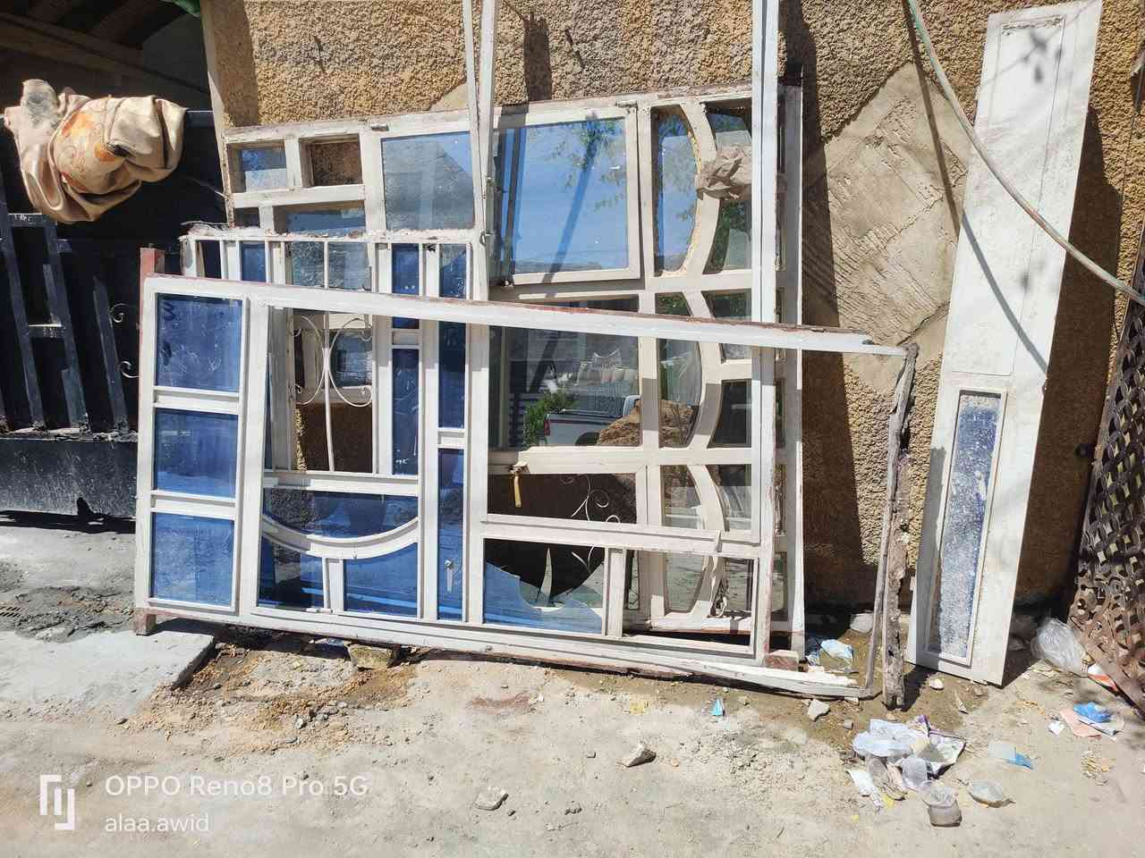 شباك  /باب استقبال طلاقه وربع /شباك مع باب/ ابيع شلع ب 150
*********** بغداد كفائات العبيدي
