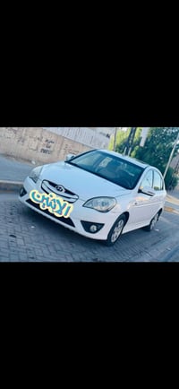 كسنت  2011  للبيع  فقط  اكسنت  محرك  1600 سياره  حلوه  ونظيفة  باسمي ش...