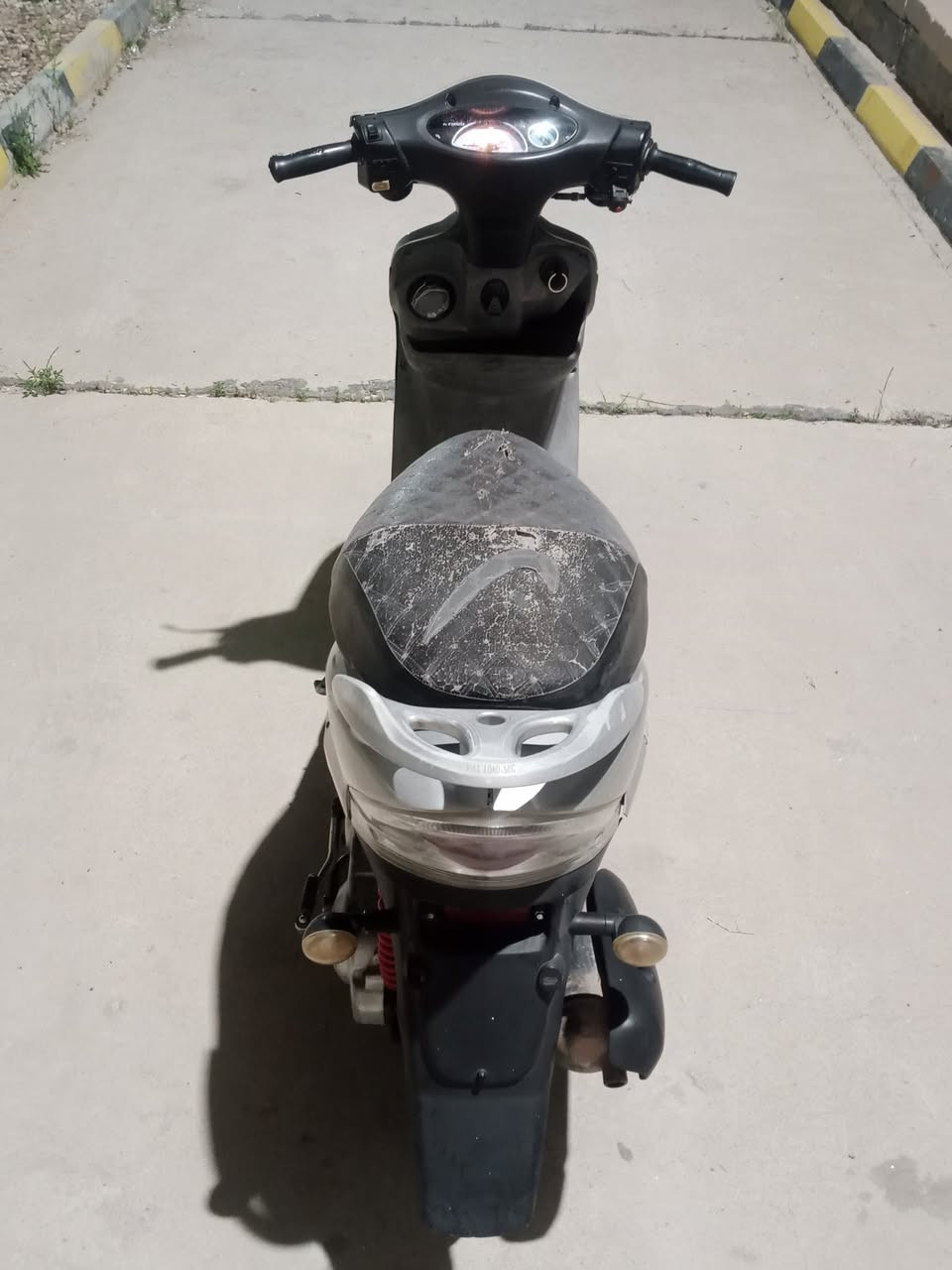 سلام عليكم للبيع دراجه ياباني طافيه ومتروكه  لا تكلي شبيها ما بيها تجي تحمل وتروح سعره قفل  125 مو شراي لا تعبني ولا تعبك مكاني كوت رقم ***********
