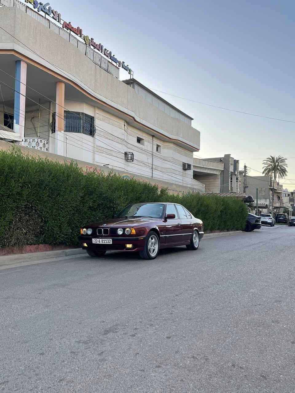 للبيع 525 مسكر كير اوتو موديل ١٩٩٣ 
سياره جاهزه وفول ام دعاميات ودوس وترايش 
صبغ عام جماليه فقط بدون اي حادث بدون خياس 
داخل جلد رصاصي كلش نظيف داخلها 
دبل اسوباك اصل 
تنته سوده 
ويل ام وتخم تاير جدد 
مكينه وكير ١٠٠/١٠٠ 
صدر امامي خلفي ١٠٠/١٠٠ 
تبريد صلج 
رقم اربيل تحويل ثاني يوم
السعر ٦٩ وبيها مجال جدا جدا جدا بسيط 
مكانيً بغداد السيديه 
*********** 
الشراي يتصل
