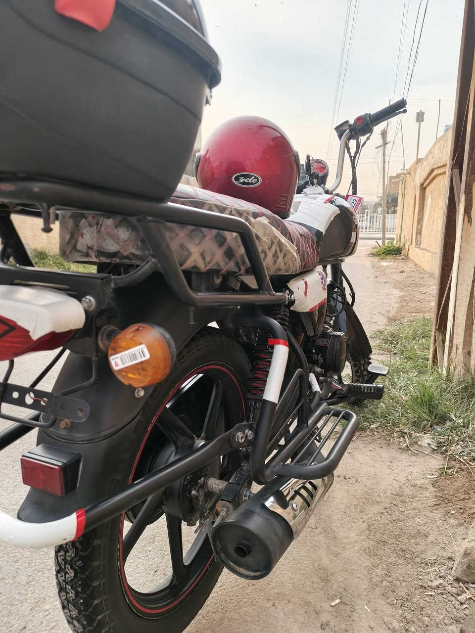 السلام عليكم ورحمة الله
ما بعد السلام، دراجة دايون سونليك موديل 23 اوراق اصولي كهربائيات كاملة وشغالة ع الاخير دراجة كل نقص ما بيها مال جناي سعرها مليون و300  رقمي ***********
