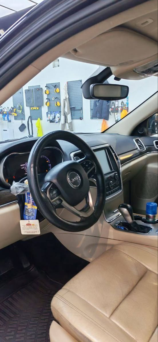 جيب 2017 لمتد خليجي فول  موصفات عدا الجكات ماشيه ١٤٠ السعر ٢٥٥ وبي مجال  

***********
