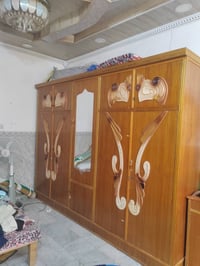 غرفه اخشاب للبيع السعر400الف نضيفه راعيه معتاز ويريد يبيعه للاتصال 078...