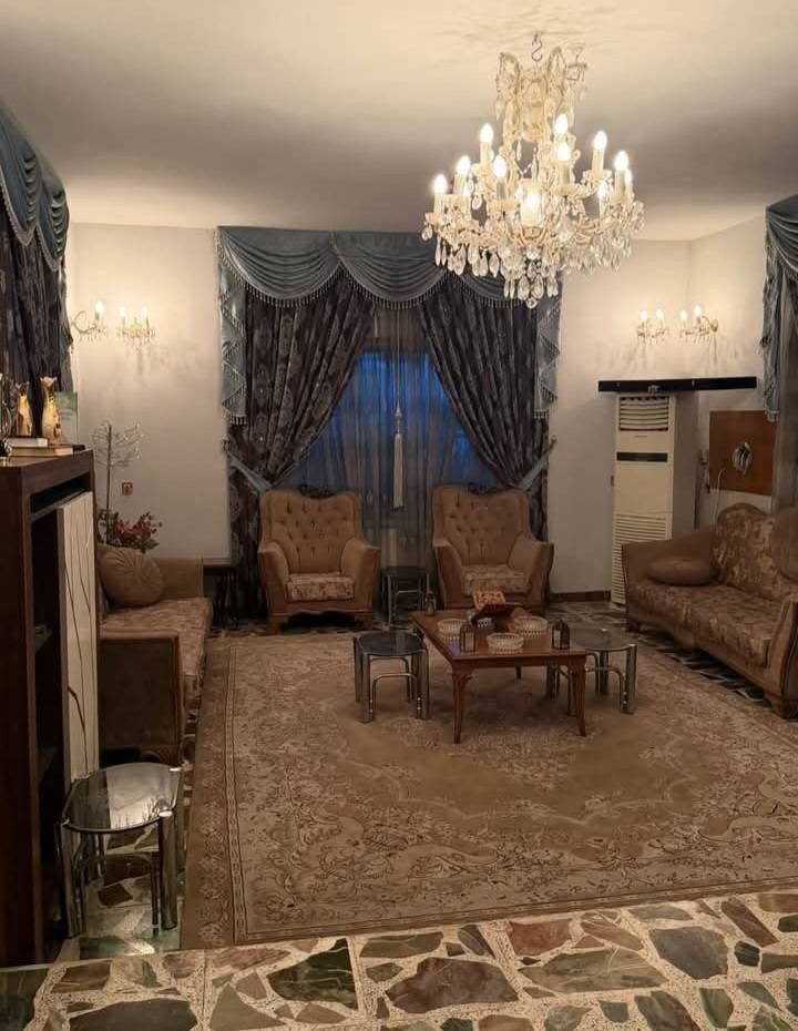 دار ٣٢٠ متر للبيع للبيع الغزالية شارع المشجر مربع تازة بناء كلاسك نظيف جدأ يحتوي على كراج وحديقة ومدخلين وصالة ومطبخ وحولي كبير و ٤ غرف نوم و ٣ صحيات سعر المتر  [ ١٩٠٠ ] للأستفسار ((***********)) او زيارتنا مكتب المختار للعقار شارع المشجر مقابل فلافل لبنان
