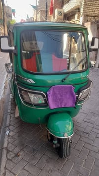 تكتك تي في اس  للبيع موديل ٢٢  / جديده عايفهة بس البيت الله شاهد  بل ع...