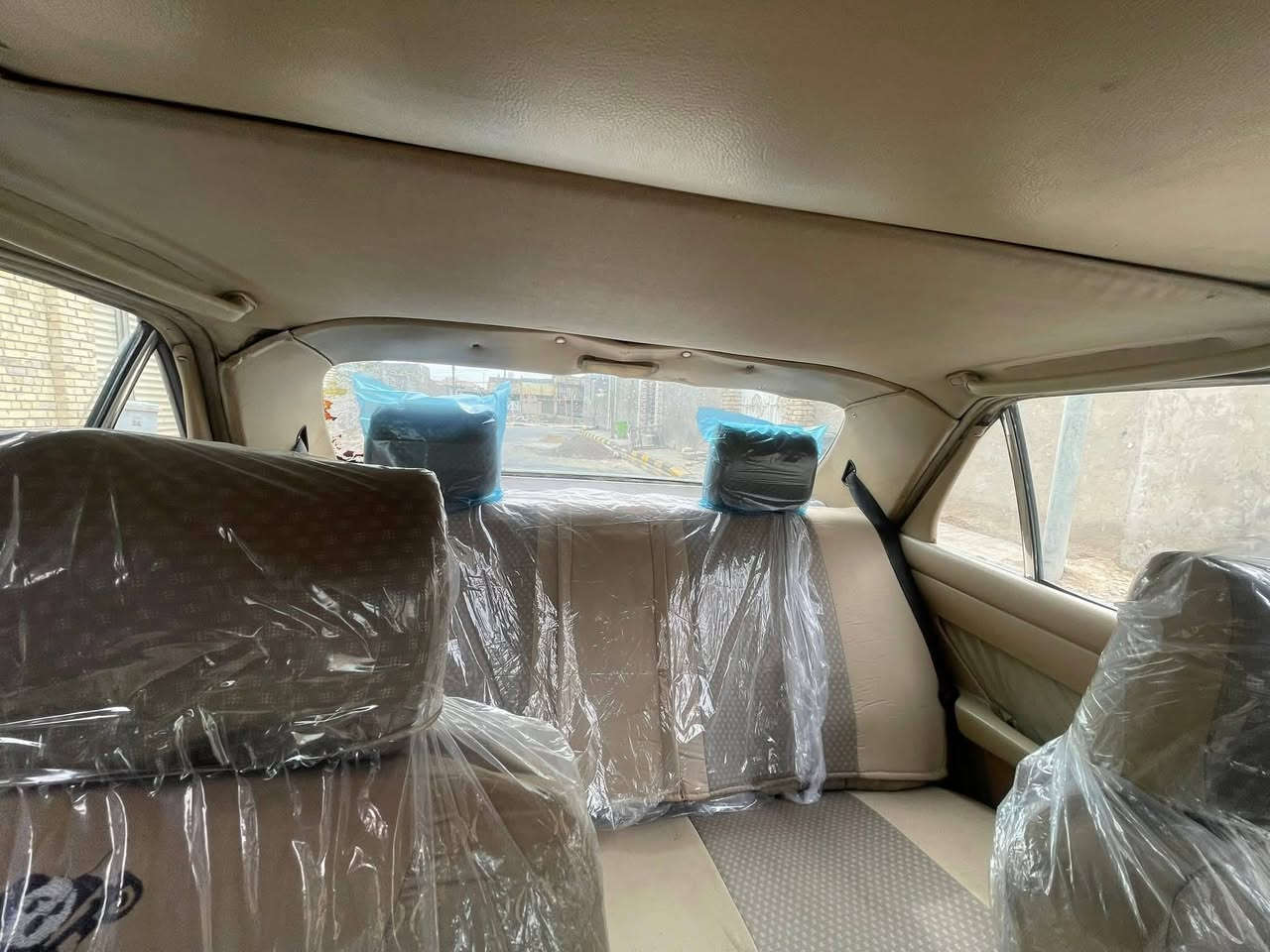 السلام عليكم سياره للبيع رقم بغداد اسمي مكان واسط محرك ففتي 300 موديل 1985سياره جاهزه سعر 47 بيه مجال***********
