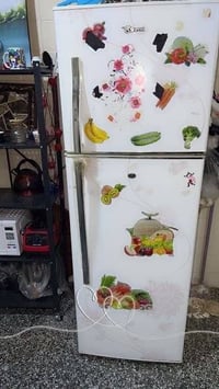 ثلاجه • نضيفه • شغاله
