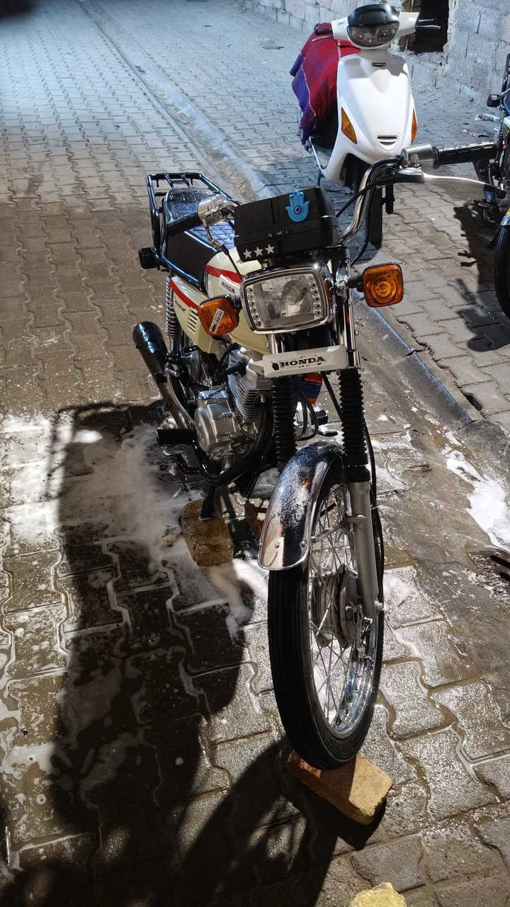 سلام عليكم تعمير 26شاصي ارشه 16 مكينه هونده ماطور خير من الله شلعه ومعدل 1200او بيها مجال لطيبين المو شراي لا يراسل***********
