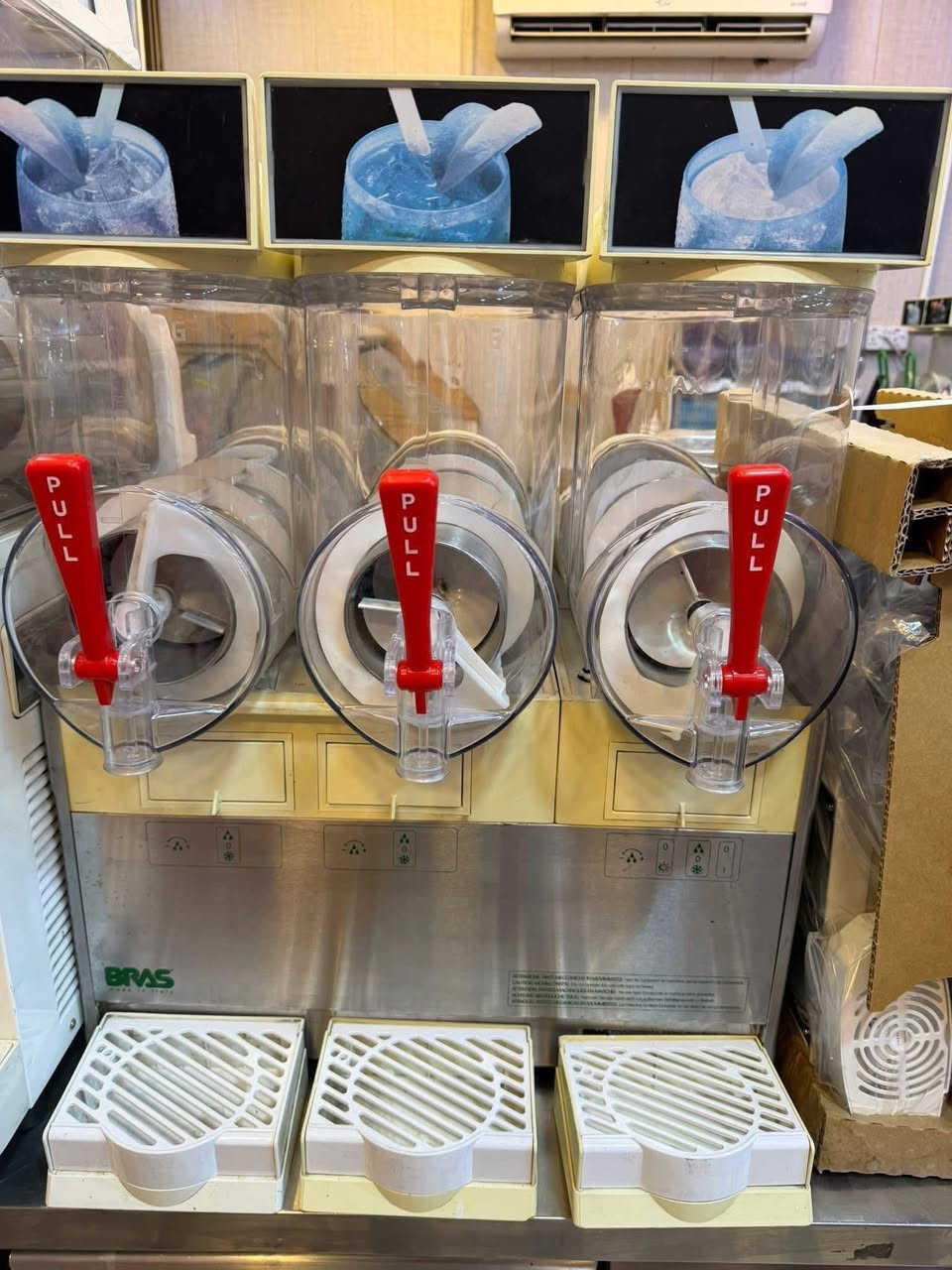 ازبري براص ايطالي
مستخدمه نضيفه 

3احواض 

كلشي بيهه جديد 

جاهزه شغاله فول 

السعر والتفاصيل مراسلة الصفحه 

او الاتصال على الرقم ***********

العنون البصره
