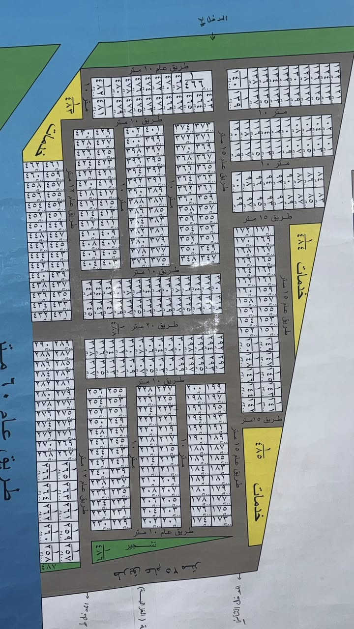 دار للبيع بيت مساحه 150 متر واجهة 7 ونص كراج وحديقة وغرفتين كبار ومطبخ سيراميك  حمام حولي صاله كراج وتم اضافة في السطح غرفتين كبار سندويج كامله من كلشي ديكورات وتغليف وسقوف ثانويه كامل من كلشي موقع ممتاز بين شارع البداله ومدخل مدرسه ام سلمة محله 665 زقاق 11 دار 19 بأسمي وحاليا ساكن بي تقريبا ارتب فرع بالمربع السعر 375 وبي مجال  للراغبين الاتصال عالارقام ***********
***********   نصير ابو محمود
