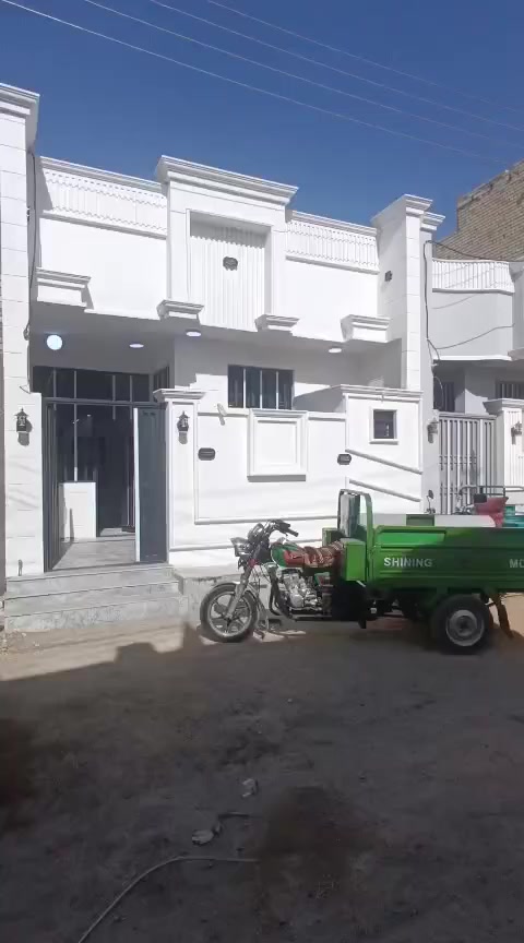 اللهم صل على محمد وال محمد اليوم عندنا هذا الدار مساحه 100 متر طابوك جمهوري طابوزراعي قرار محكمه سنه 25 مكاتب القرار مباشره مع مالك الارض مجمع الورده السكني يبعد عن الإمام الحسين 5كيلو بل سياره اقل من عشر دقائق  قريب على طريق حله كربلاء السعر 85 وبي مجال بسيط كامل خدمات الاتصال والاستفسار على ارقامنا التاليه ابو زينبب
***********
***********
#عقارات
