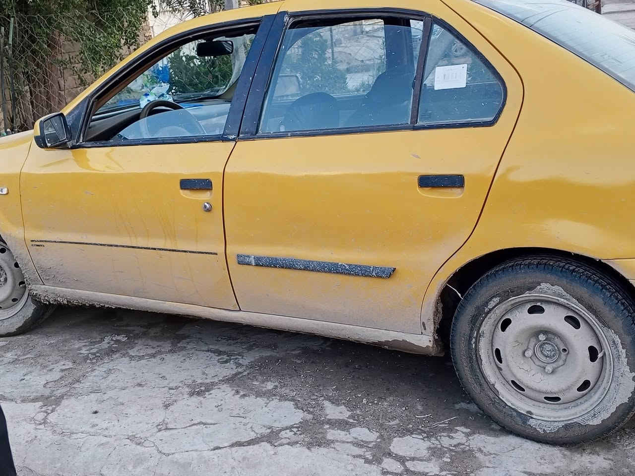 مكلف بالنشر سيارة سمند للبيع موديل 11 مالك بالحله رقمها انكليزي بغداد تحويل مباشر السعر 30 ورقه وبيها مجال وهذا رقم المالك ***********
