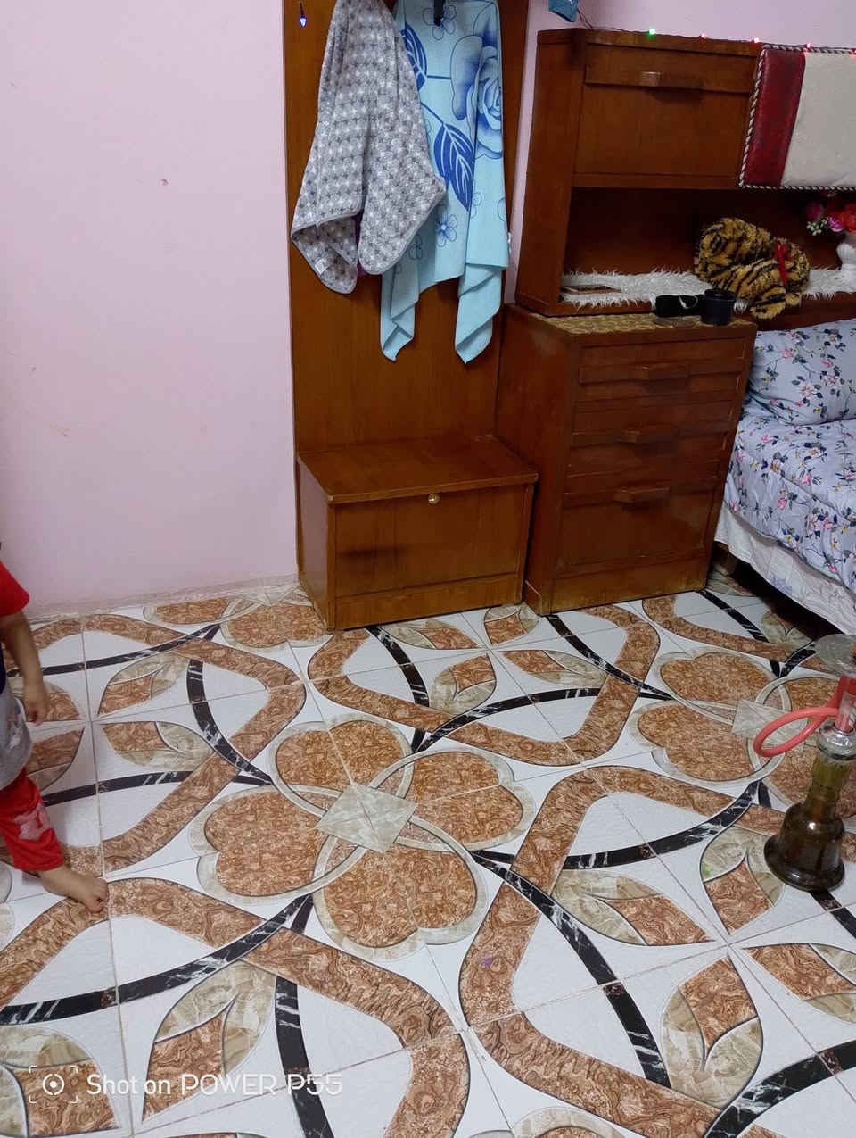 غرفة نوم نضيفه قنصور خمسه ابواب السعر 450 بيها مجال حك الجيه موصل حي القاهرة ***********
