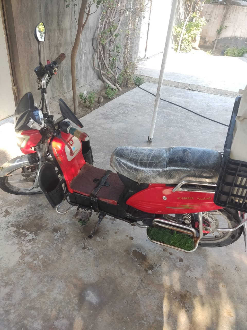 موطور شحن للبيع نضافه فول كهربائيات شغاله الموطور مابي اي نقص تحب تشتري اهلا وسهلا السعر 350 ارد عل خاص رقمي واتساب ***********
