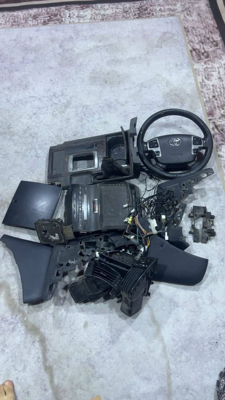 السلام عليك قطع غيار للبيع مال لاندكروز 2011
شاشه ودركه وكرون وفتحات مال تبريد ويلعن فيش .. للتواصل هاذه رقمي ***********
