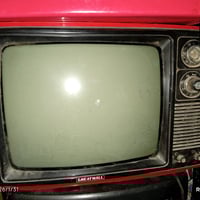 تلفزيون انتيكه عادي احمر الون