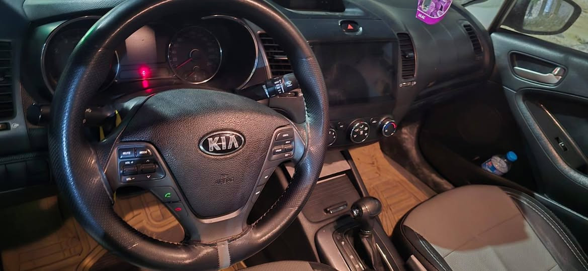 مساء الخير عالجميع 
لعشاق المكفول من الجلد للجلد سيراتو 2016 مكينه 1600 رقم بغداد انكليزي باسمنه مكفوله كفاله عامه اللون المرغوب كلشي بيه شغال مكينه وكير وحداديه وتبريد كله مكفول السعر (( 130 )) وبيه مجال ان شاء الله 
العنوان بعقوبه / خرنابات ..... للاستفسار  الاتصال بالرقم ***********
