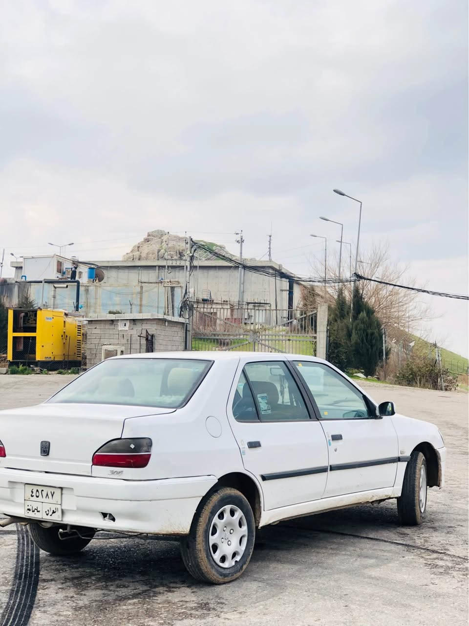 ئەوەڵ بەناوی خودای گەورە )بیجۆ فەڕەنسی مۆدێڵ 2002گێر عادی بەشەرتی گێڕوو مەکینە سەیارەکی تابڵێی توندوو تۆڵەو ماڵی دۆستە ڕەقەم سلێمانی سەنەوییەکەی شەش مانگە بەسەر چووە دووسەهەزار  غرامەی تێدایە دوای معامەلە دەیگێڕمەوە سەیارەکە بەشەرتی فیتەر دەیفرۆشم چوار تایەو ویلی لۆکی خۆی لەژێردایە سعری(30)$معامەلە ژ.م _(***********) حلبجة, السليمانية
