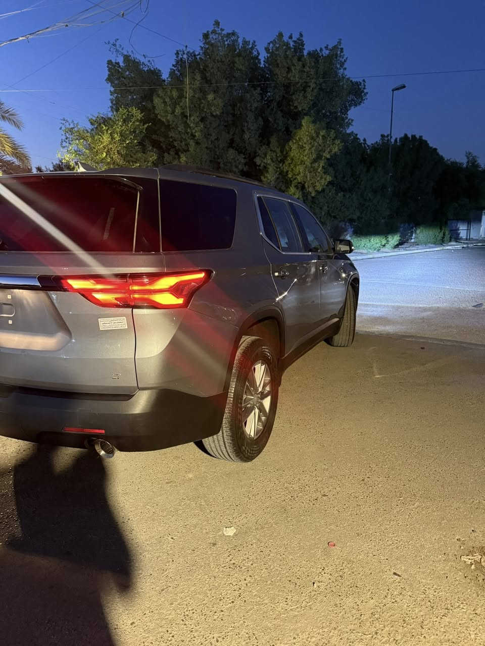 للبيع ترافرس 
2024 LlMlTED
بصمه اربع أبواب
جنطة كهرباء 
تبريد 3 قطع 
شاشة قاصة  حجم كبير 
7 راكب سياحي 
نظام مانع تصادم 
نظام تحديد المسار 
سايد بريك كهرباء 
كشنات جلد اسود 
داخل اسود 
كشنات الصدر كهرباء 
تدفئة كشنات الصدر 
تدفئة ستيرن 
6 سلندر 3600ماشي 5300الف
ضرر السياره  موضح بالصور 
السيارة كاملة من 
كل النواحي بدون اعطال 
مكان السيارة بغداد
السعر245💵وبيها مجال بسيط  رقم  بغداد ***********
مرقم بغداد
