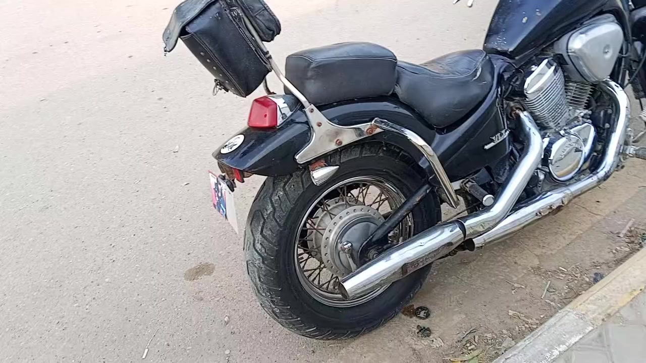 هارلي ستد 400سيسي الدراجه جاهزه من كل شي كهربائية كله شغاله مكينه وضع الشركه اوراق سكنر اخون ترفون كلهن بدون مكاني صويره السعر خاص للتواصل ***********.

