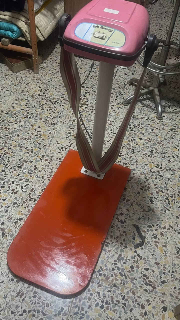 السلام عليكم
جهاز مساج بحزام هزاز للبيع 

مناسب للمساج والاسترخاء وتحفيز الدورة الدموية، وتكسير الشحوم ، يعمل بصورة جيدة ويحتوي على حزام تدليك قوي. مناسب للاستخدام المنزلي أو للصالونات ومراكز المساج

✔️ شغال بحالة جيدة
✔️ حزام تدليك متين
✔️ سهل الاستخدام

المكان بالحلة وبسعر 75 الف
للاستفسار هذا الرقم : ***********
