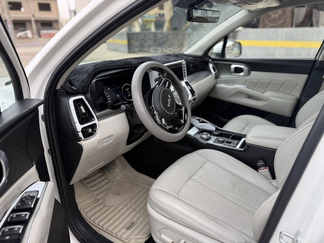 السلام عليكم
سورنتو 2023 خليجي 

فول  مواصفات عدا البانوراما 1/1

مكفولة من صبغ وتبديل وبارد كفالة عامة 

ماشيه80الف 

بصمه تشغيل 

بصمه ابواب وصندوق 

تشغيل عن بعد. 

الكشنات كهرباء الامامي فقط

الكشنات جلد حار + بارد

حساسات اربع جهات

شاشة 360 درجة 

صندوق كهرباء 

دواسات ابلادي

 6 سلندر 3500

وباقي المواصفات المعروفه

رقم اربيل بإسمي 

سيارة جديده بوضع الزيرو

السعر 295 ورقه بيها مجال 

اتصال على الرقم ***********
