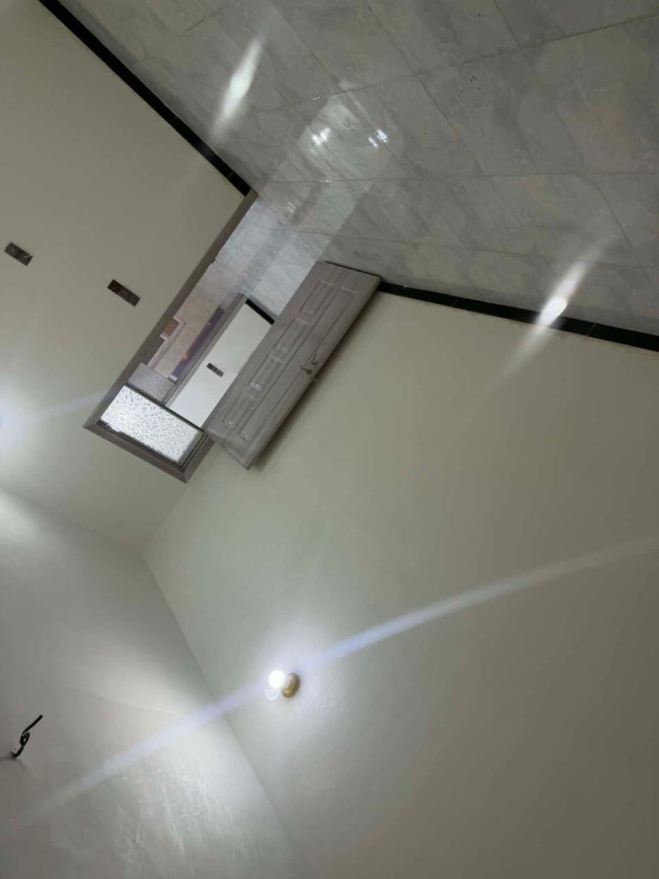 🏠دار سكن 🏠
__
⭕العنوان: طريق السنيه السياحي داخل مجمع توحيد
  ⭕قرب؛السكه القطار
⭕موقع مميز _
____
🌿زراعي سند25
🌿بناء حديث
🌿كونكريت مسلح 
🌿طابق واحد
🌿غير مسكون 

♦️المساحة 176م² 
♦️الواجهة  :7ونص متر
----------------
                     
تفاصيل الدار 🏠
___
🌿غرف نوم 2💯
🌿صالة
🌿مطبخ 
🌿استقبال 
🌿مجمع صحي 
    
   #مكتب_صناع_المال_للعقار 
عنوان المكتب
الفرات شارع الصب قرب التسفيرات 
للاستفسار مراجعة المكتب اوالاتصال على الارقام 
***********
***********
